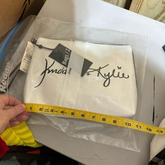 Kendall & Kylie NWT White‎ and Black clutch wristlet with dust bag - Picture 11 of 13